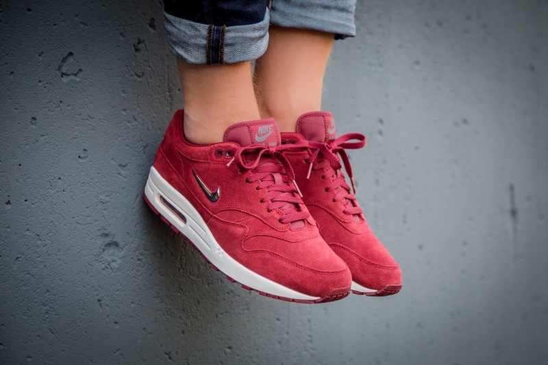 Air max clearance one red jewel